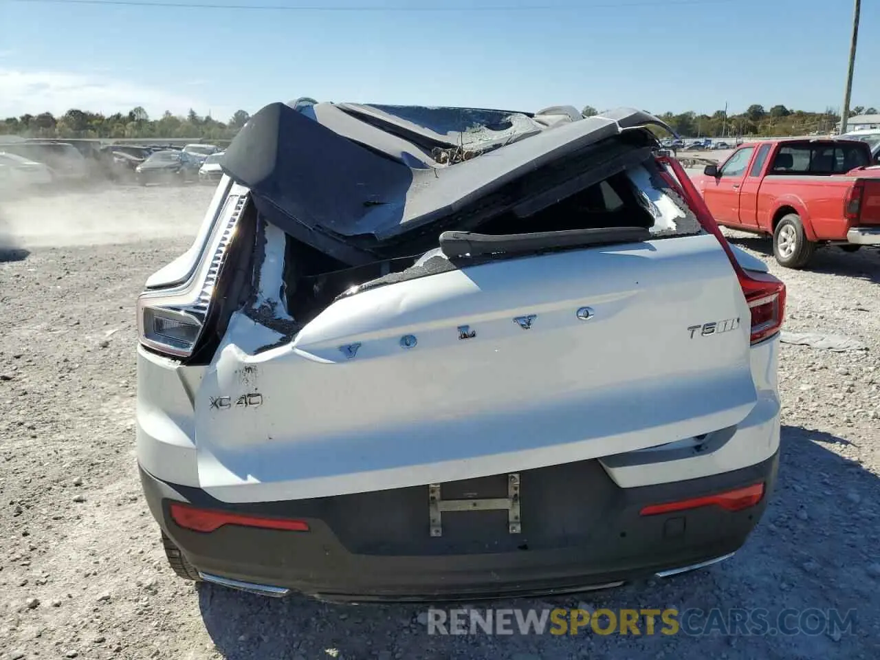 6 Photograph of a damaged car YV4162UM8K2104266 VOLVO XC40 2019