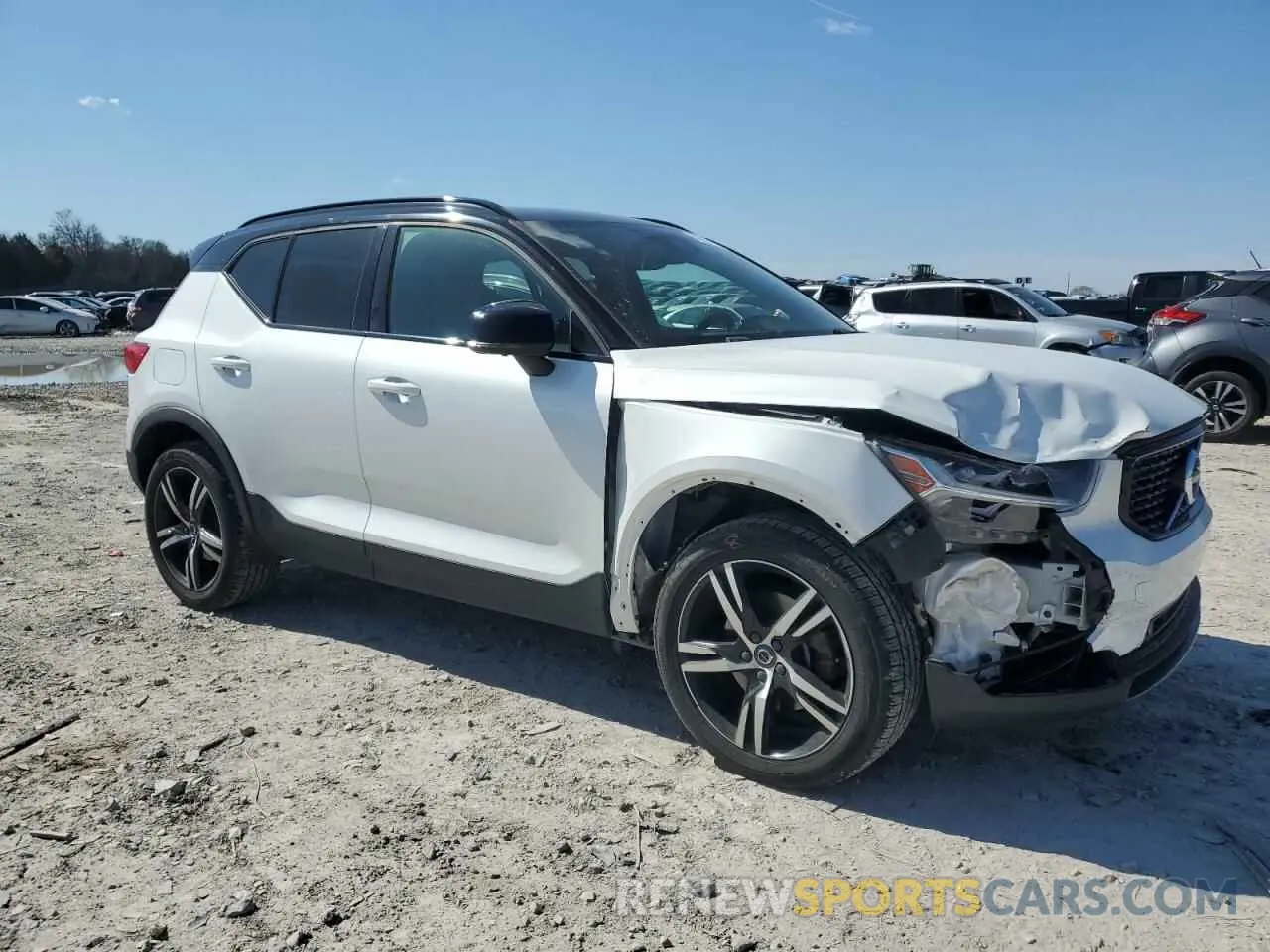 4 Photograph of a damaged car YV4162UM9K2079488 VOLVO XC40 2019