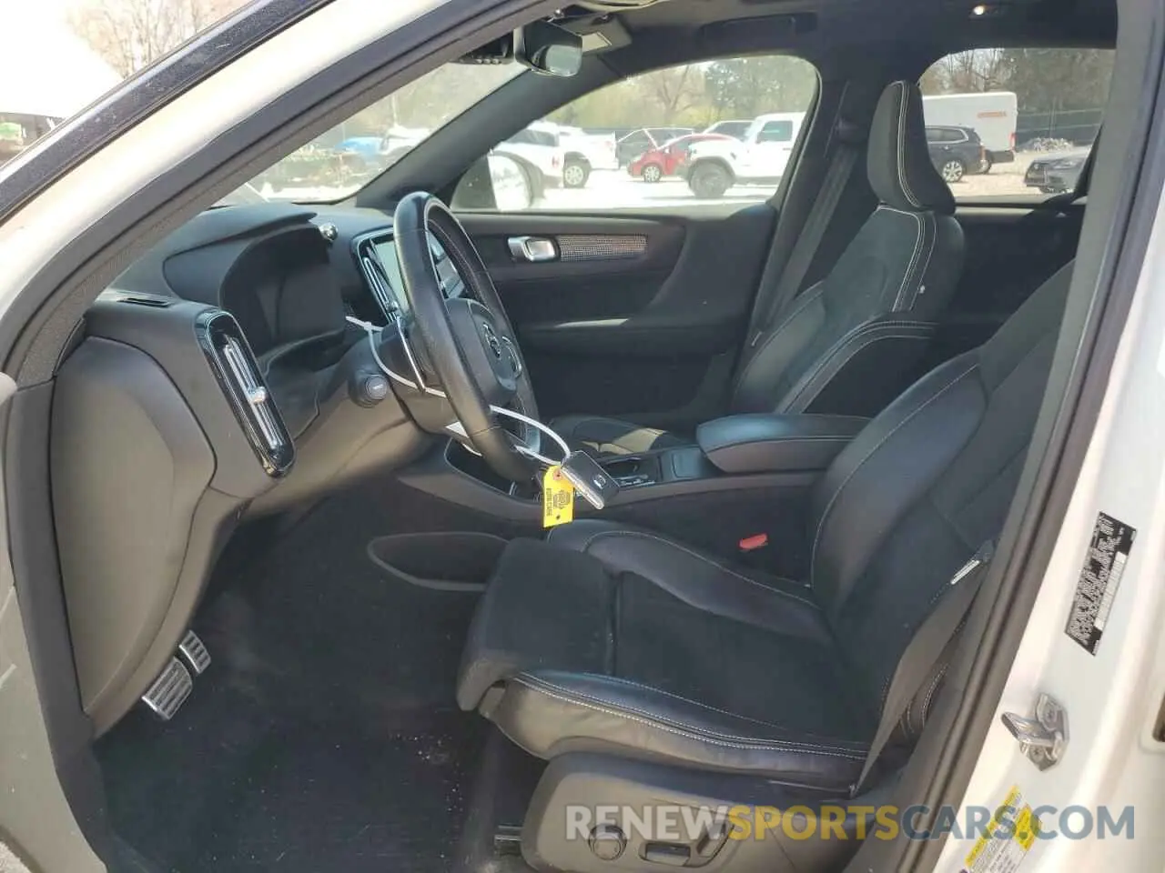 7 Photograph of a damaged car YV4162UM9K2079488 VOLVO XC40 2019