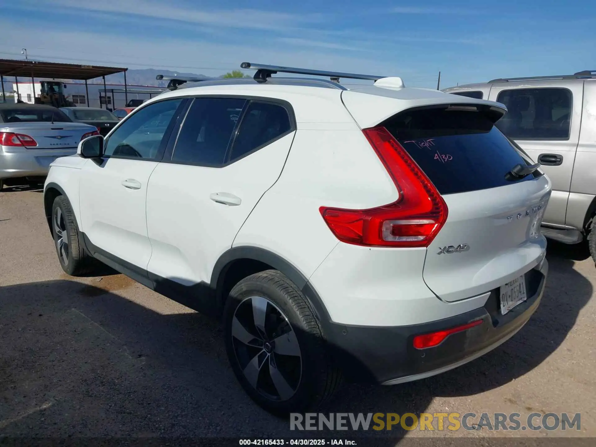 3 Фотография поврежденного автомобиля YV4162XZ2K2013680 VOLVO XC40 2019