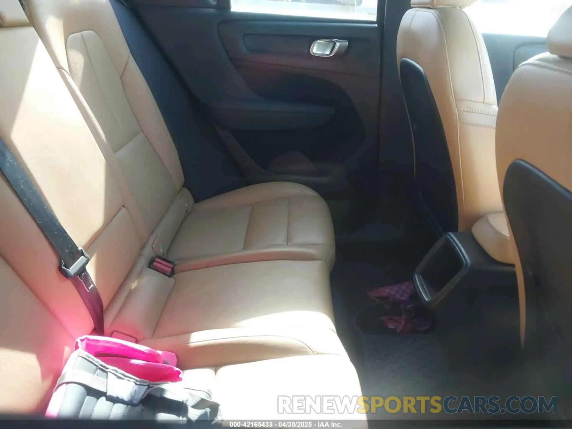 8 Фотография поврежденного автомобиля YV4162XZ2K2013680 VOLVO XC40 2019