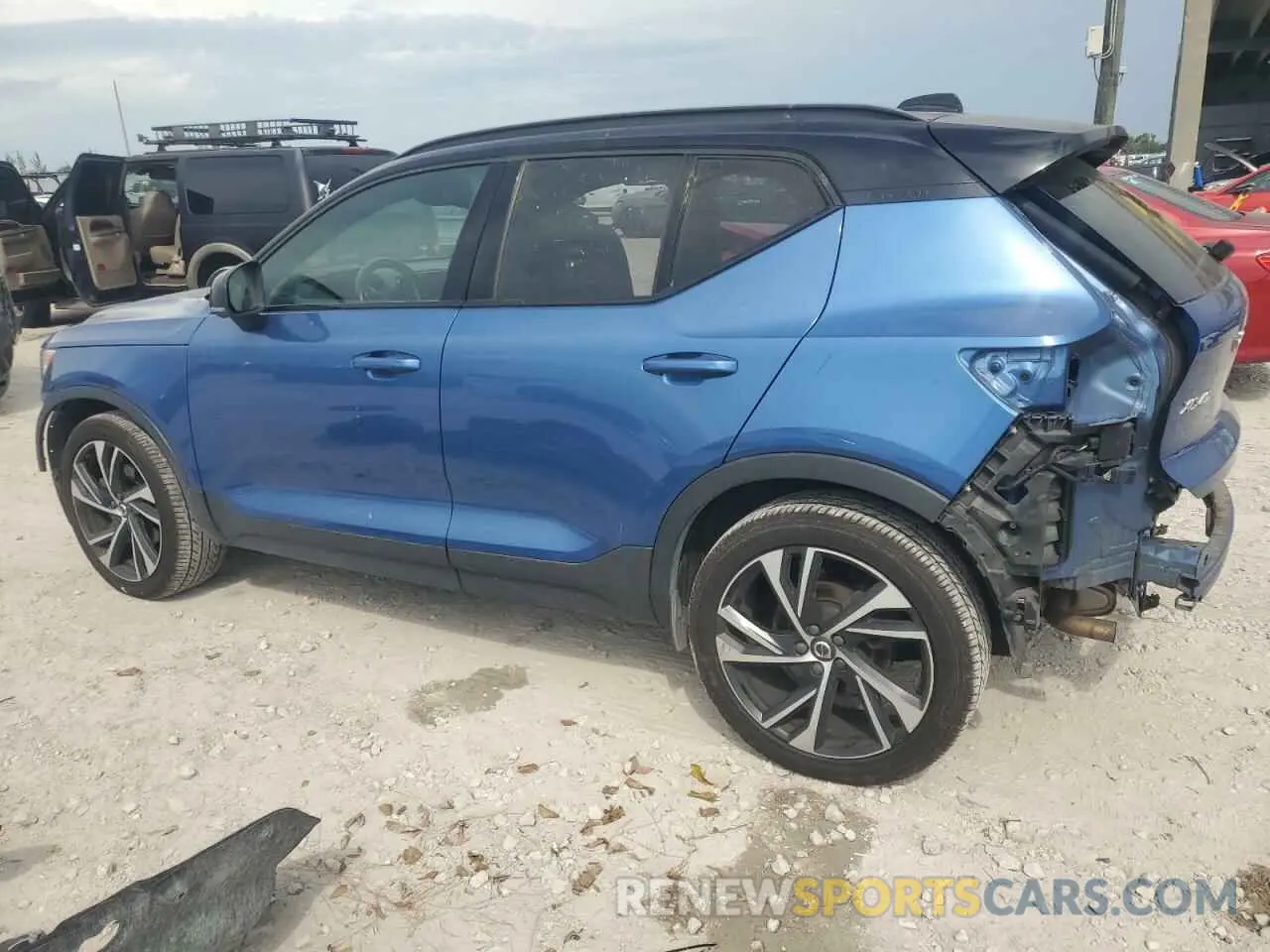 2 Photograph of a damaged car YV4162XZ3K2012800 VOLVO XC40 2019