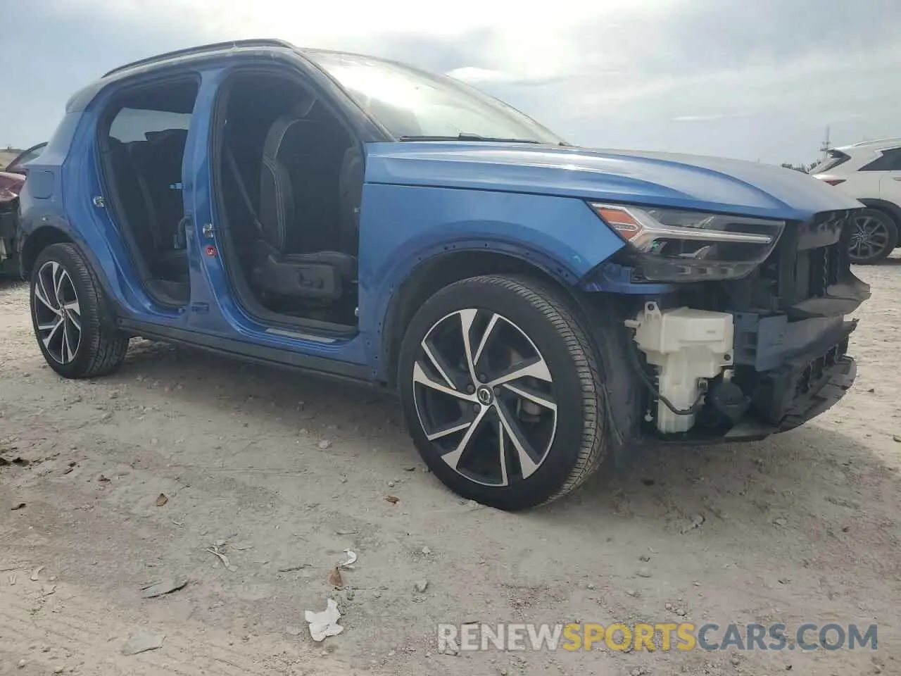 4 Photograph of a damaged car YV4162XZ3K2012800 VOLVO XC40 2019