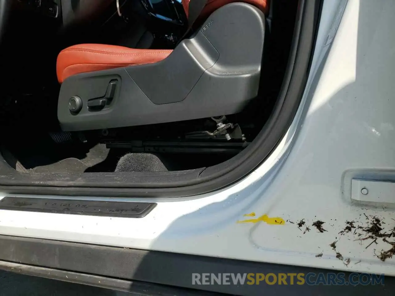 13 Фотография поврежденного автомобиля YV4AC2HK3K2068990 VOLVO XC40 2019