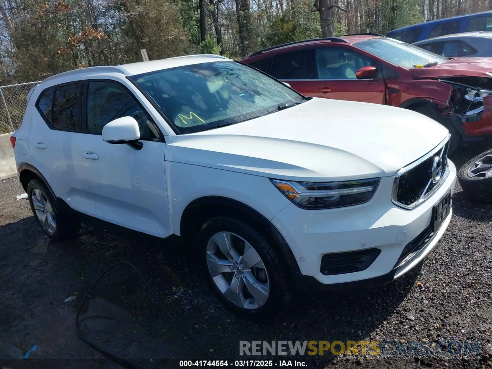 1 Фотография поврежденного автомобиля YV4AC2HK4K2130185 VOLVO XC40 2019