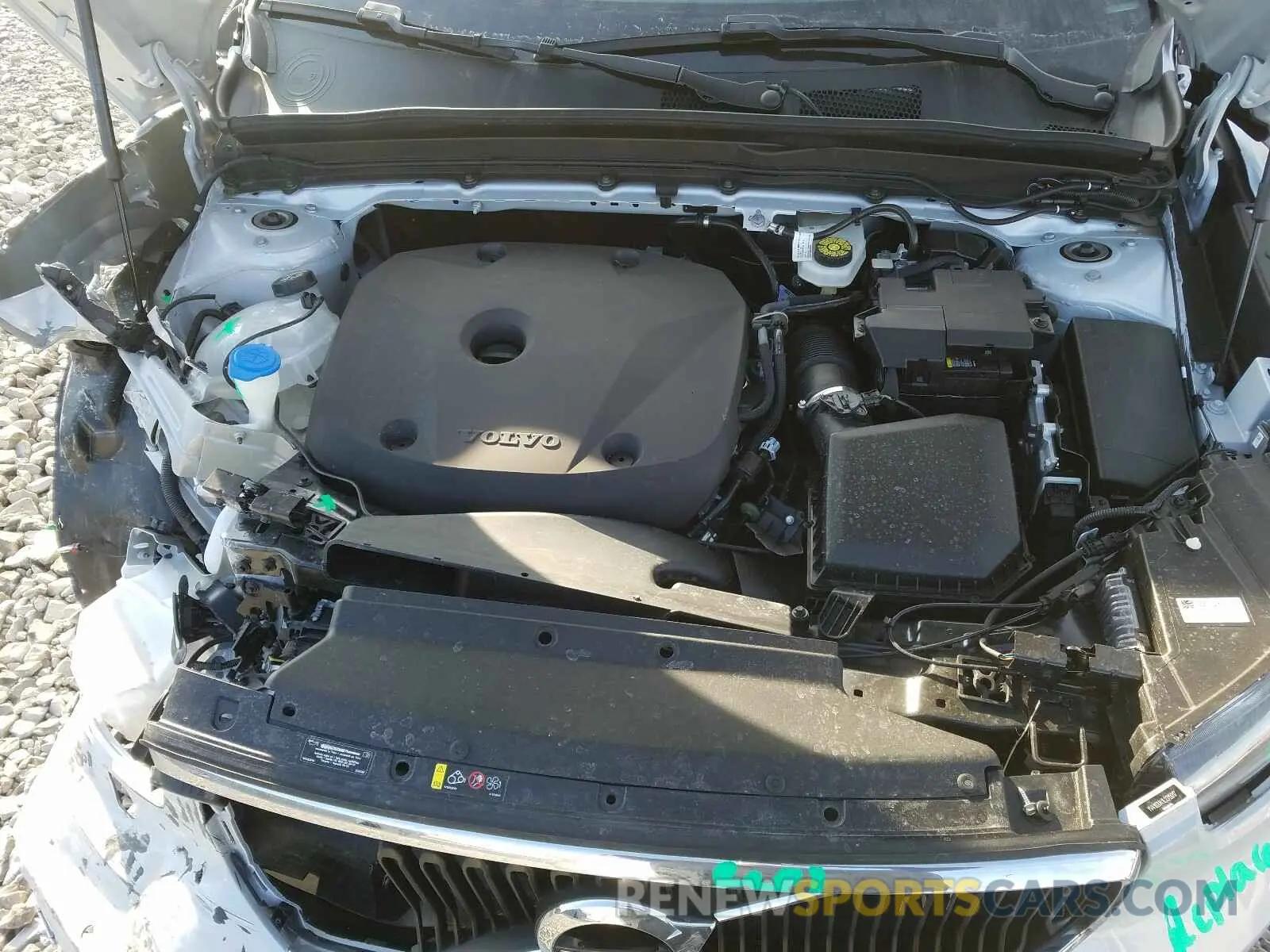 7 Photograph of a damaged car YV4162UK1L2315017 VOLVO XC40 2020