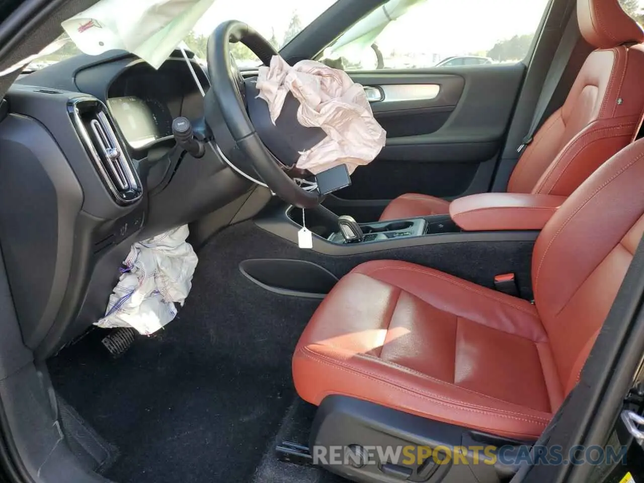 7 Photograph of a damaged car YV4162UK2L2262912 VOLVO XC40 2020