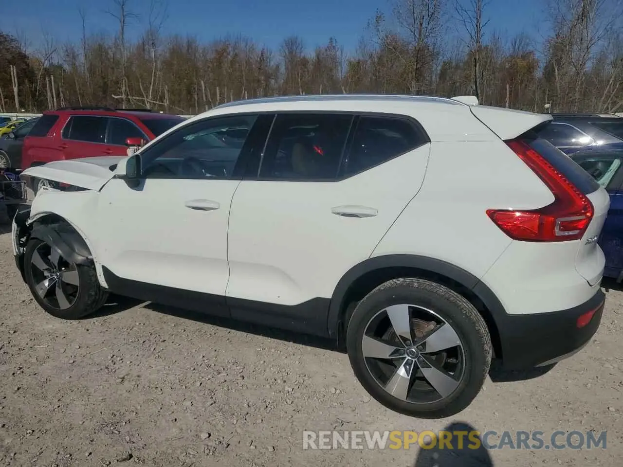 2 Photograph of a damaged car YV4162UK7L2270620 VOLVO XC40 2020