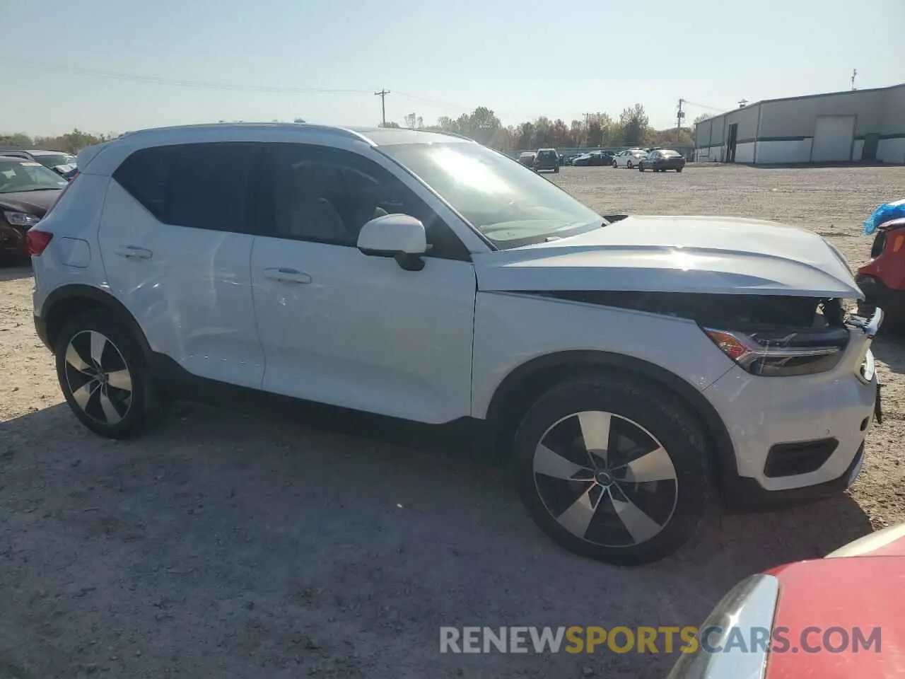 4 Photograph of a damaged car YV4162UK7L2270620 VOLVO XC40 2020