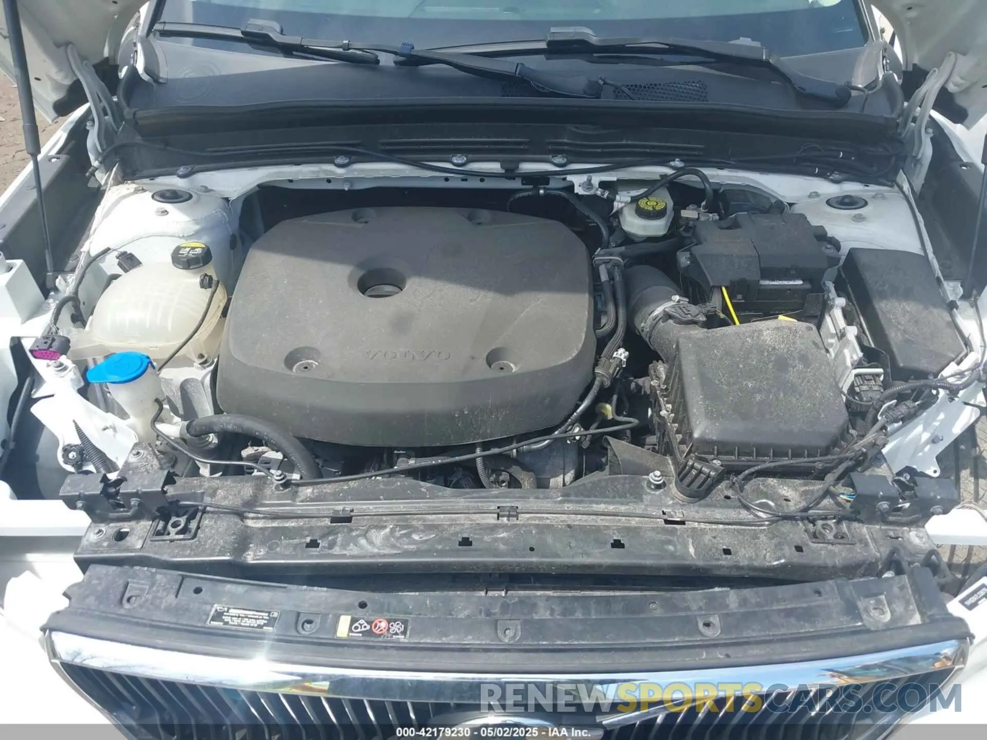 10 Photograph of a damaged car YV4162UK7L2336776 VOLVO XC40 2020