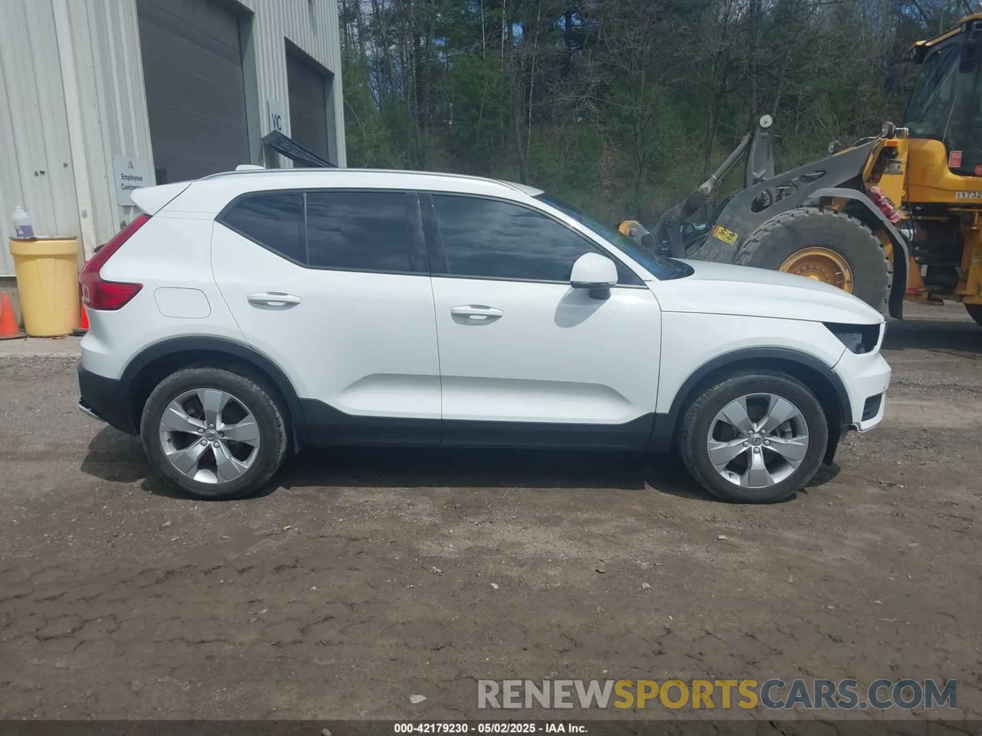 14 Photograph of a damaged car YV4162UK7L2336776 VOLVO XC40 2020
