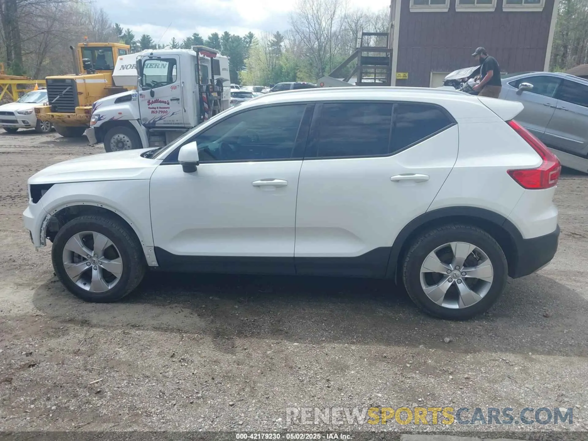15 Photograph of a damaged car YV4162UK7L2336776 VOLVO XC40 2020