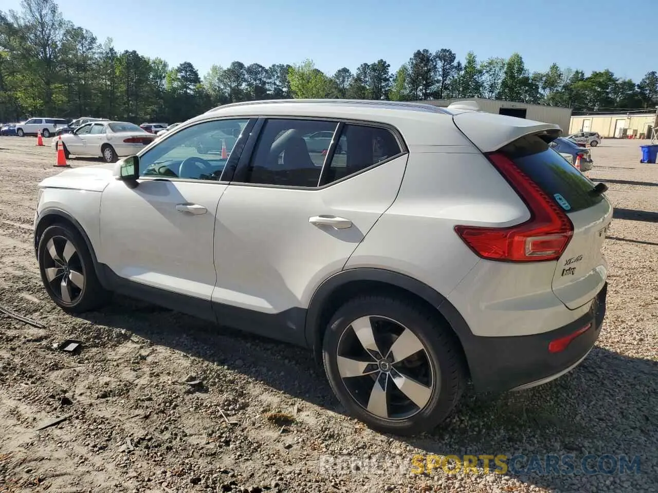 2 Photograph of a damaged car YV4162UK9L2333149 VOLVO XC40 2020