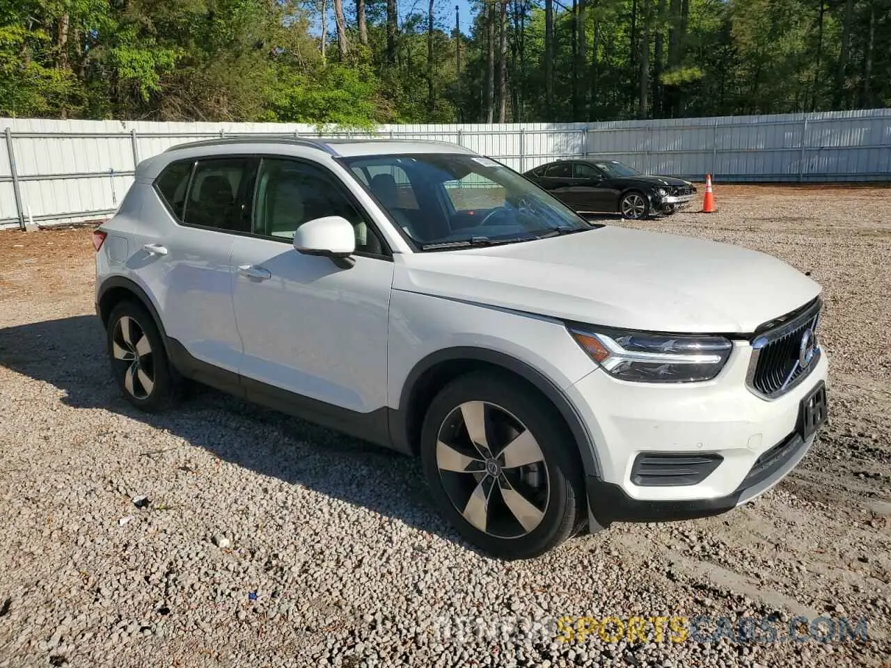 4 Photograph of a damaged car YV4162UK9L2333149 VOLVO XC40 2020