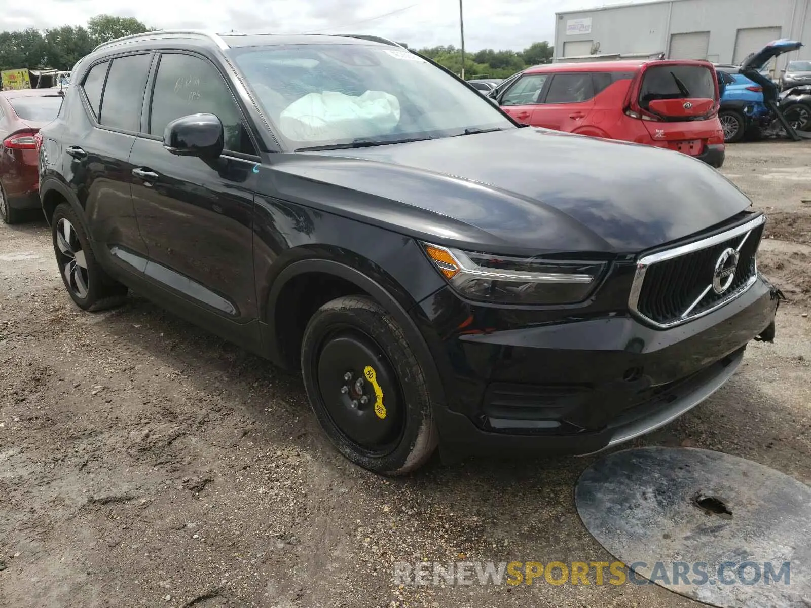 1 Photograph of a damaged car YV4162UKXL2200397 VOLVO XC40 2020