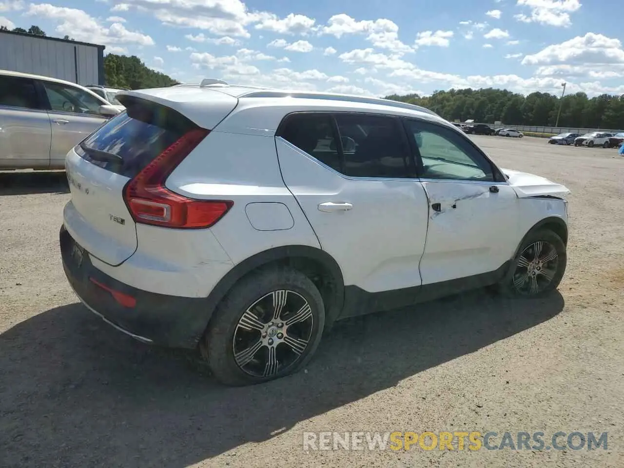 3 Фотография поврежденного автомобиля YV4162UL0L2233904 VOLVO XC40 2020