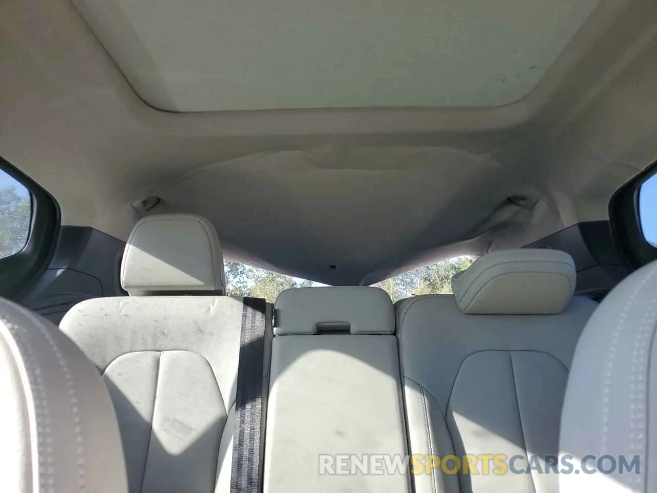 10 Photograph of a damaged car YV4162UL4L2296469 VOLVO XC40 2020