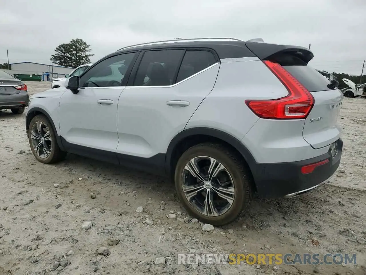 2 Photograph of a damaged car YV4162UL5L2187678 VOLVO XC40 2020