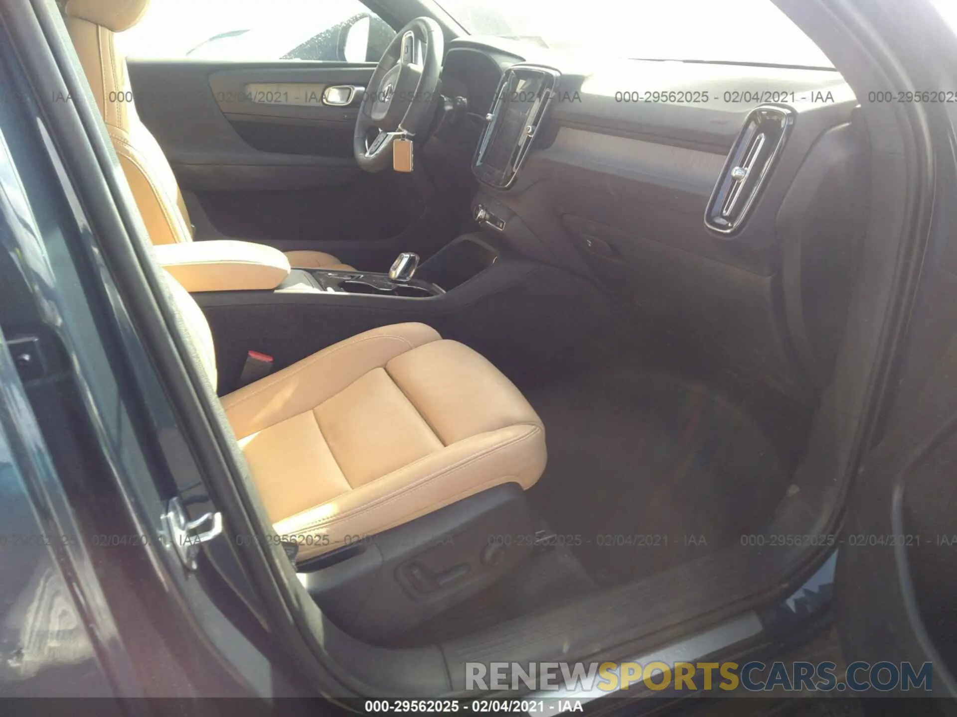 5 Photograph of a damaged car YV4162UL6L2320531 VOLVO XC40 2020