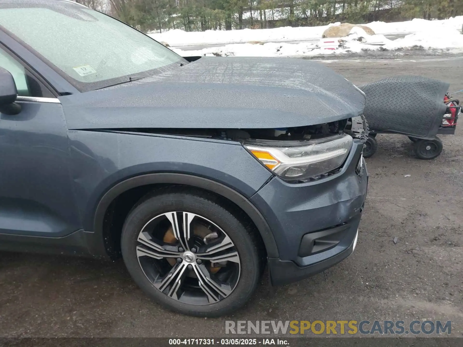 17 Photograph of a damaged car YV4162UL9L2264634 VOLVO XC40 2020