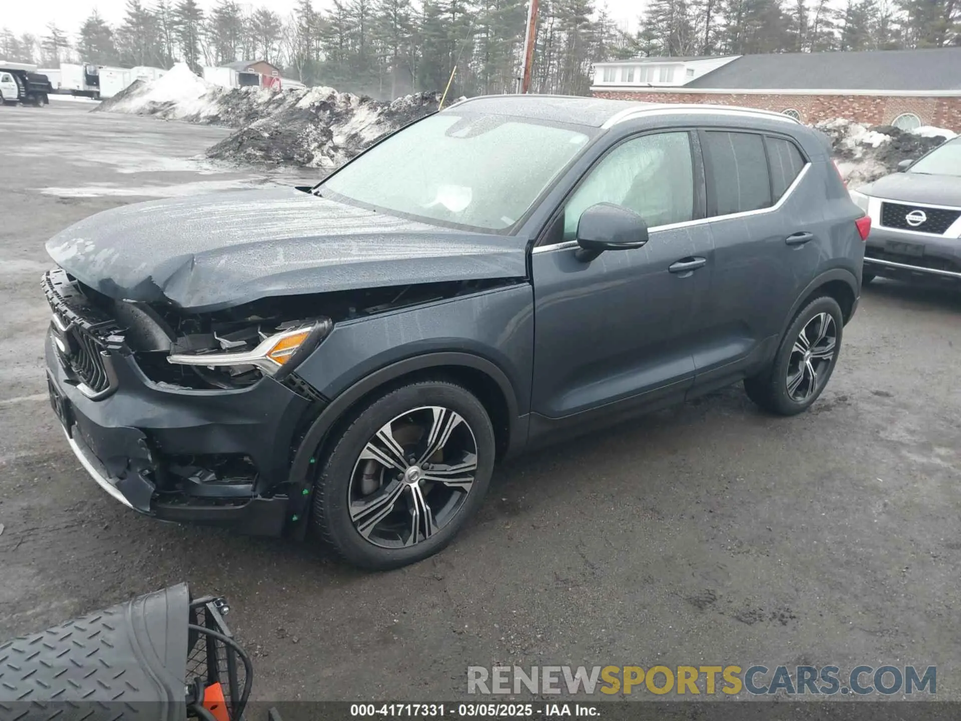 2 Photograph of a damaged car YV4162UL9L2264634 VOLVO XC40 2020