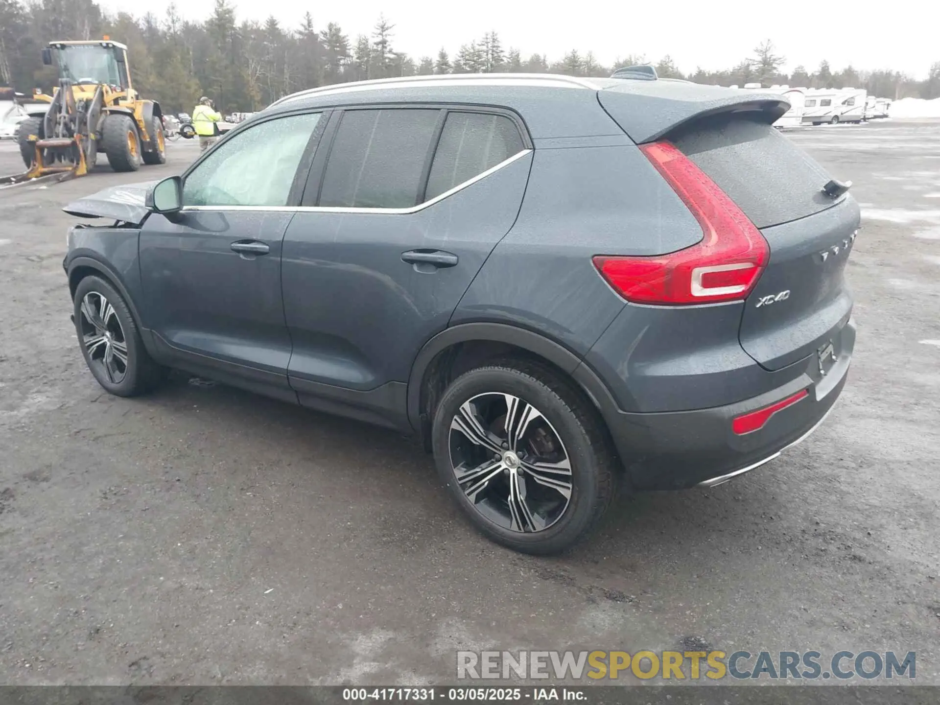 3 Photograph of a damaged car YV4162UL9L2264634 VOLVO XC40 2020