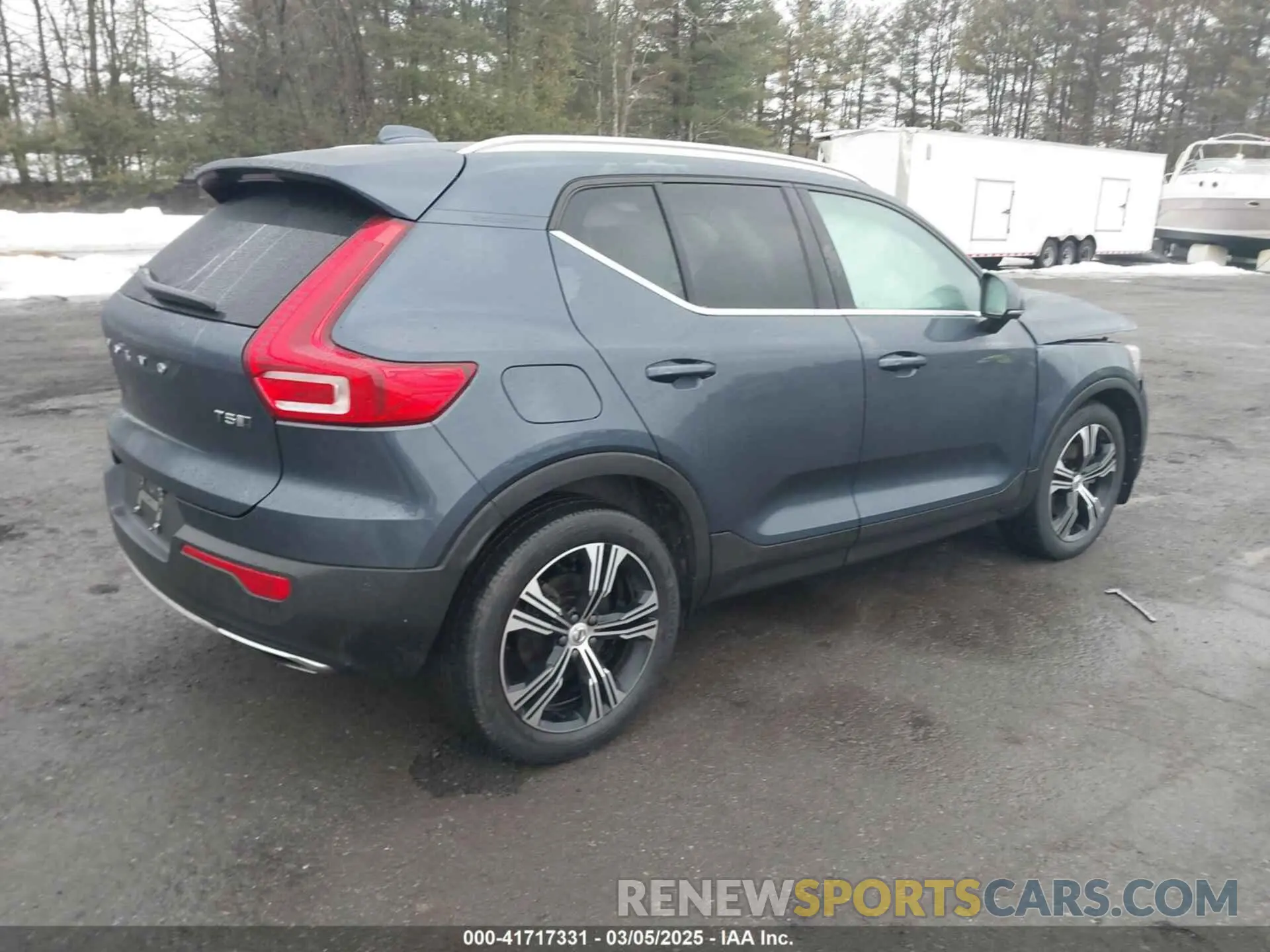4 Photograph of a damaged car YV4162UL9L2264634 VOLVO XC40 2020