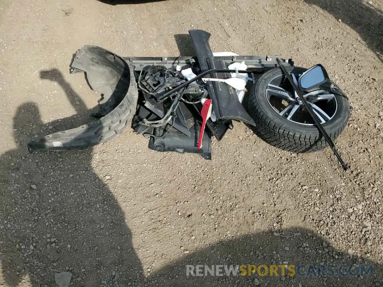 13 Photograph of a damaged car YV4162UM2L2200797 VOLVO XC40 2020