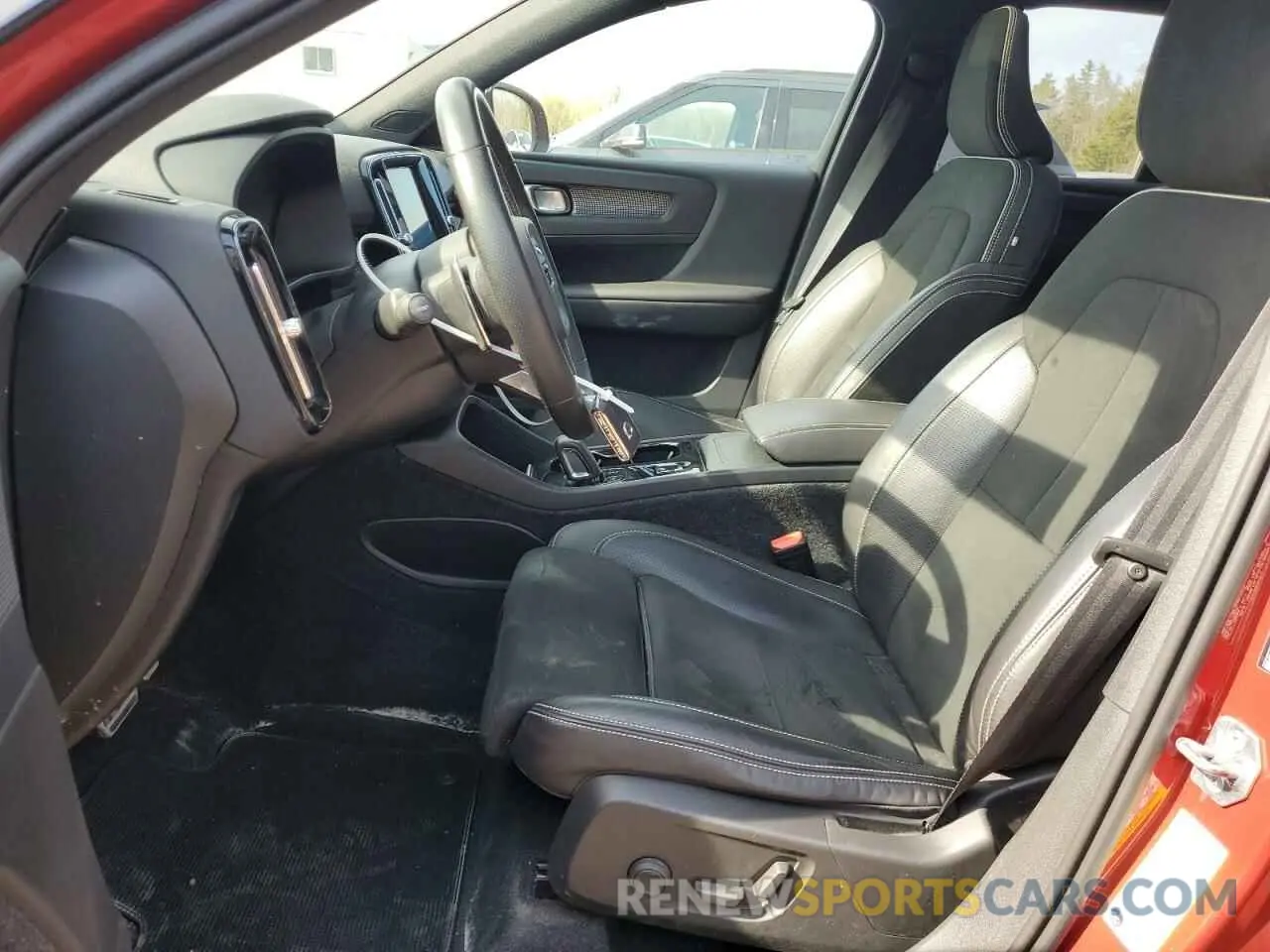 7 Photograph of a damaged car YV4162UM2L2200797 VOLVO XC40 2020