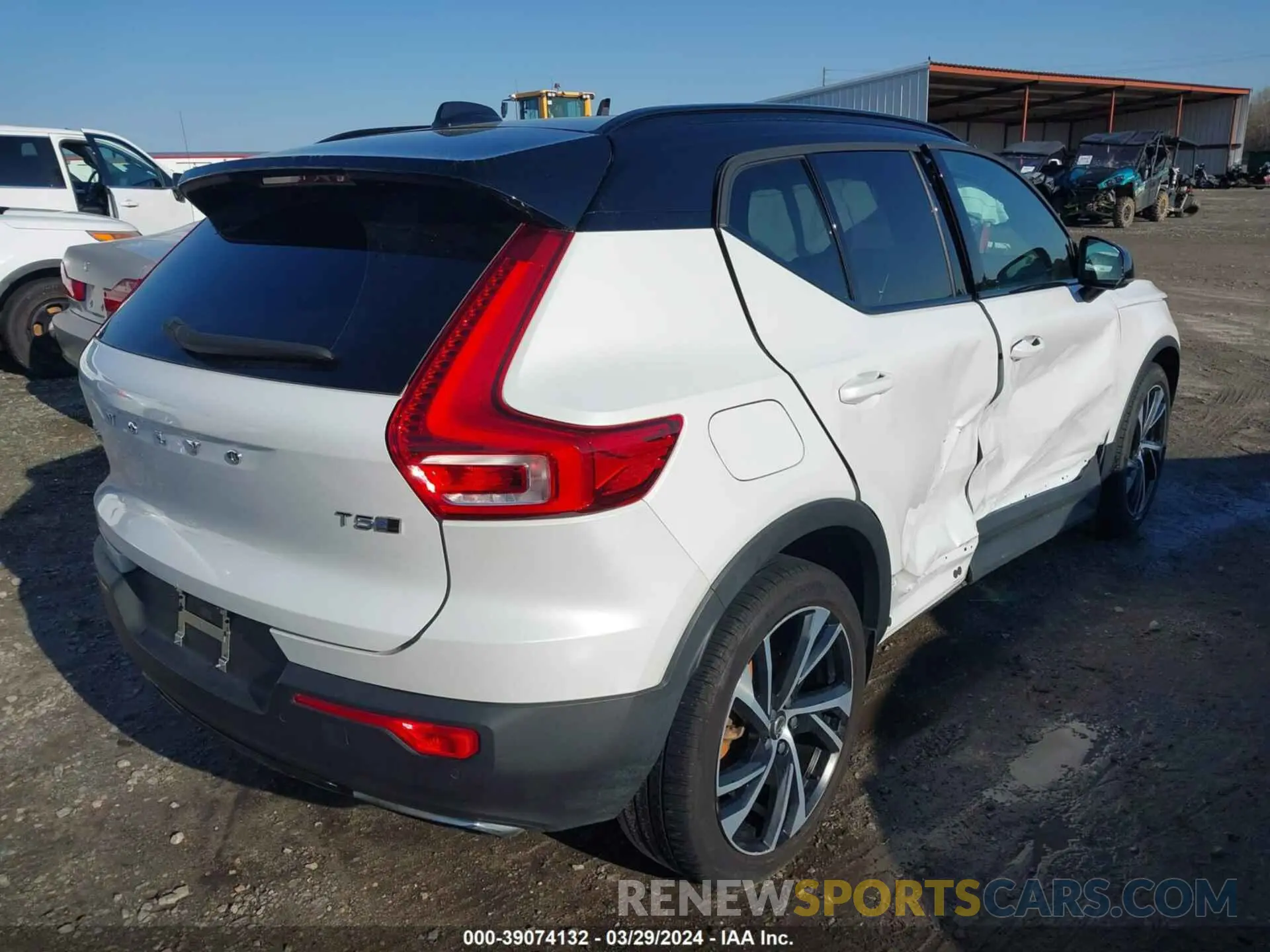 4 Фотография поврежденного автомобиля YV4162UM2L2262491 VOLVO XC40 2020