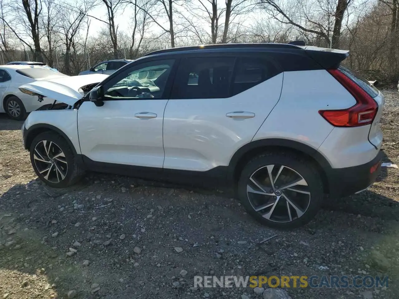 2 Photograph of a damaged car YV4162UM2L2280957 VOLVO XC40 2020
