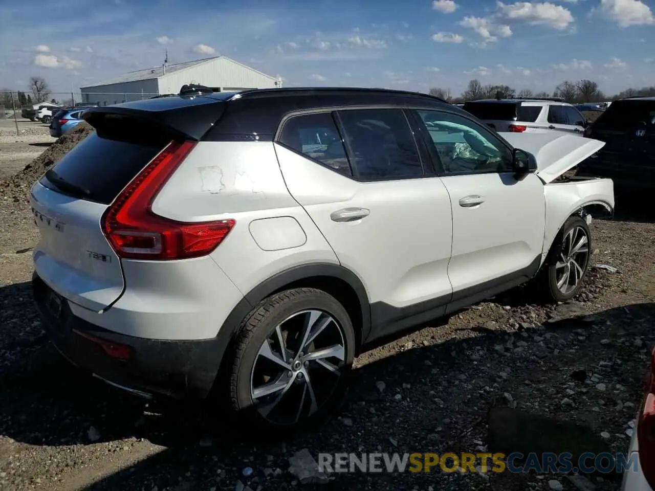 3 Photograph of a damaged car YV4162UM2L2280957 VOLVO XC40 2020