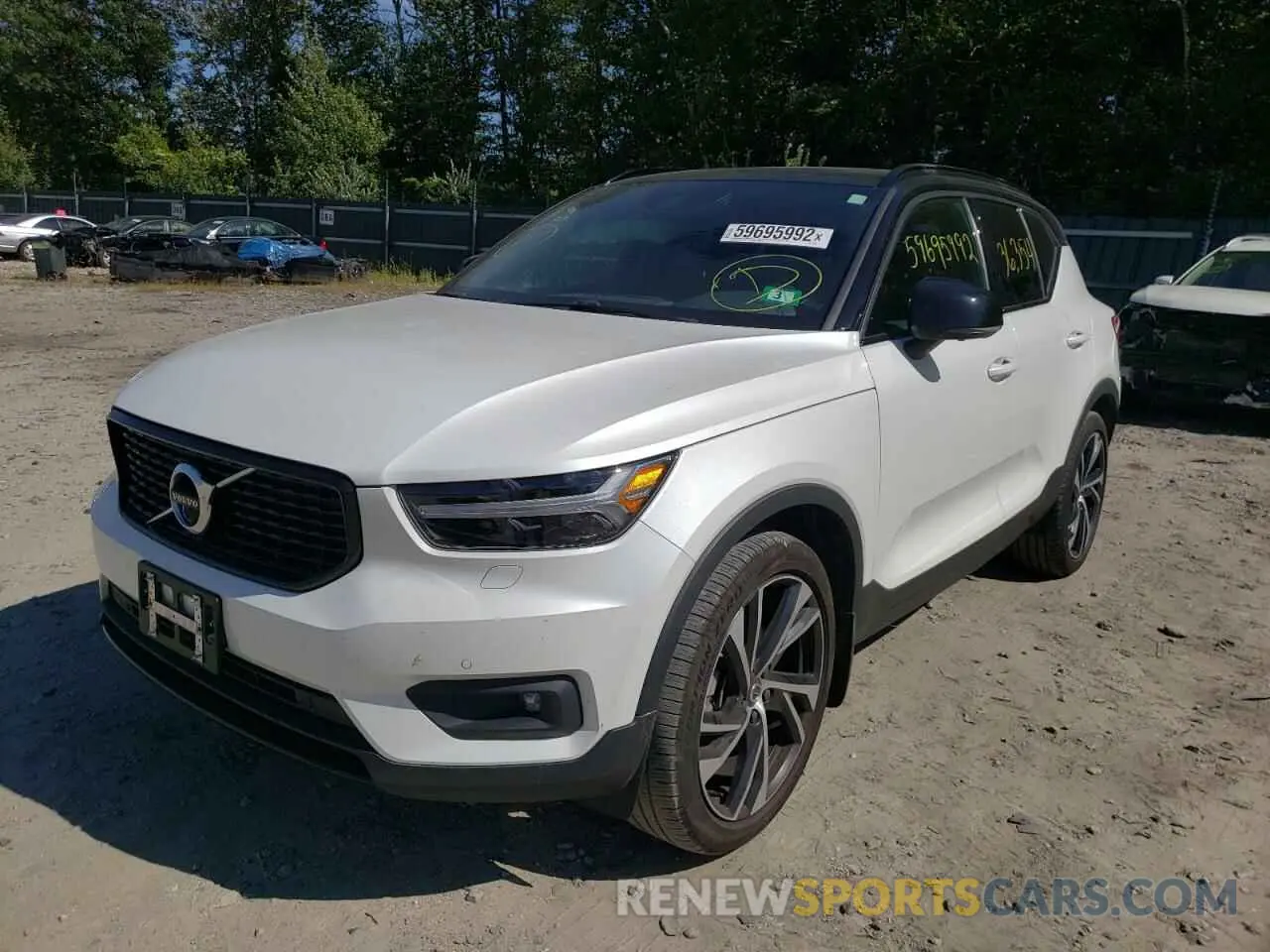 2 Photograph of a damaged car YV4162UM8L2335993 VOLVO XC40 2020