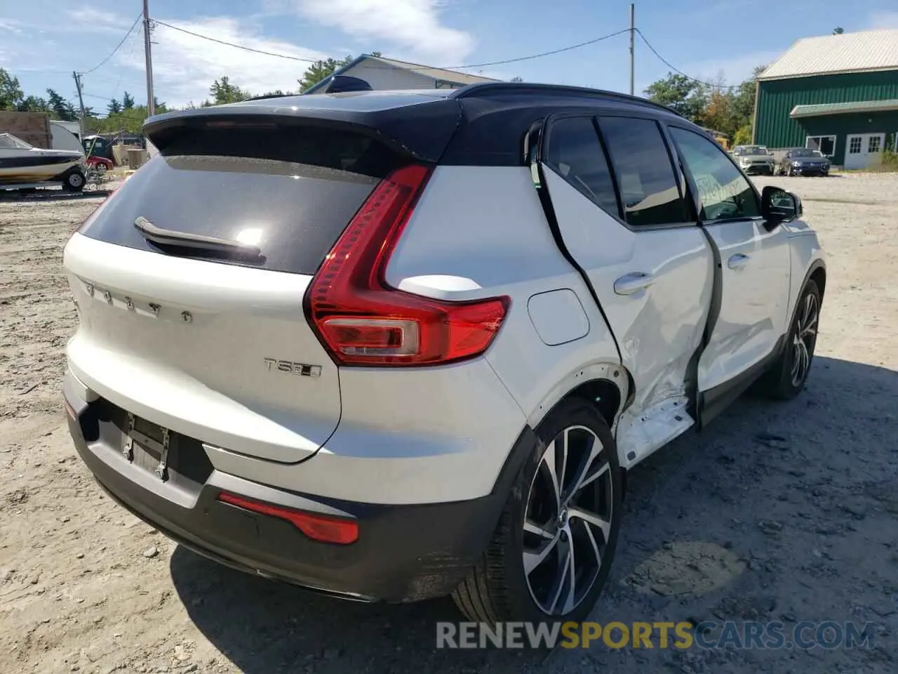 4 Photograph of a damaged car YV4162UM8L2335993 VOLVO XC40 2020
