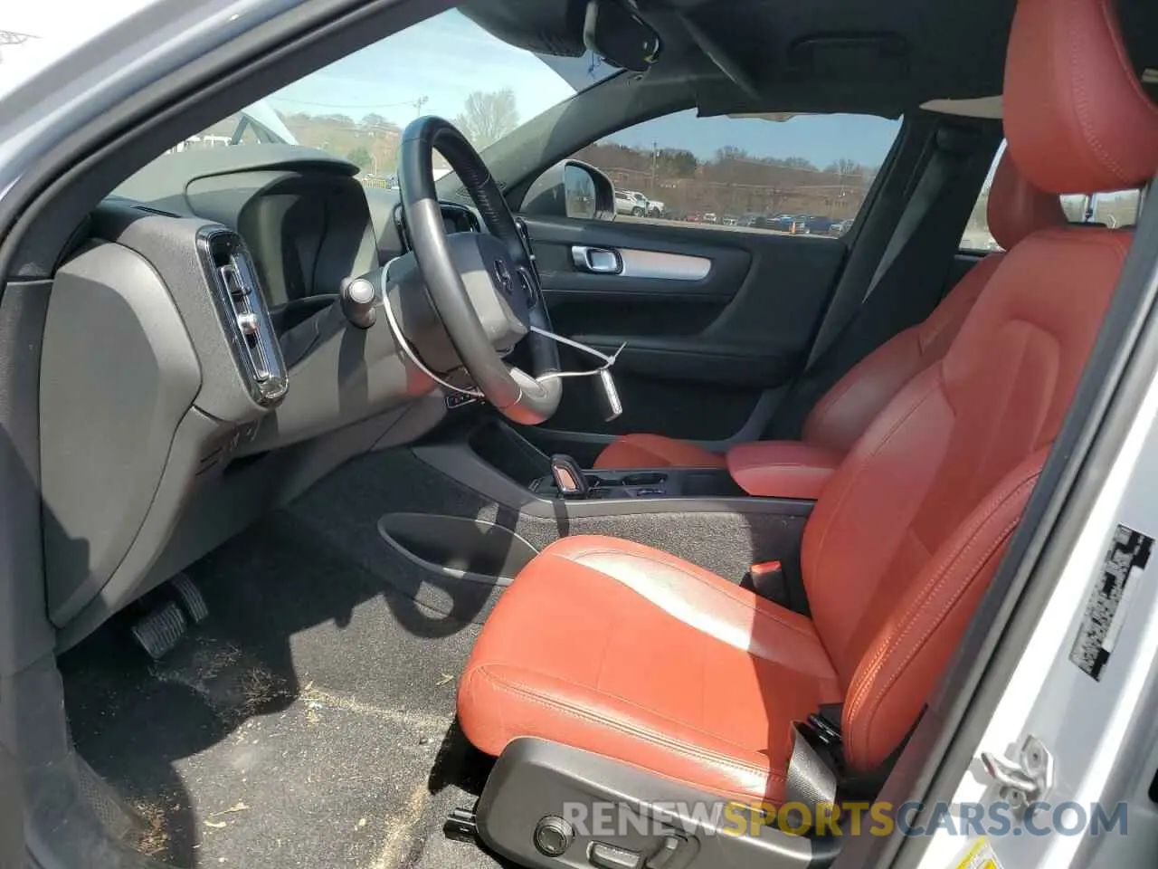 7 Фотография поврежденного автомобиля YV4AC2HK4L2338360 VOLVO XC40 2020