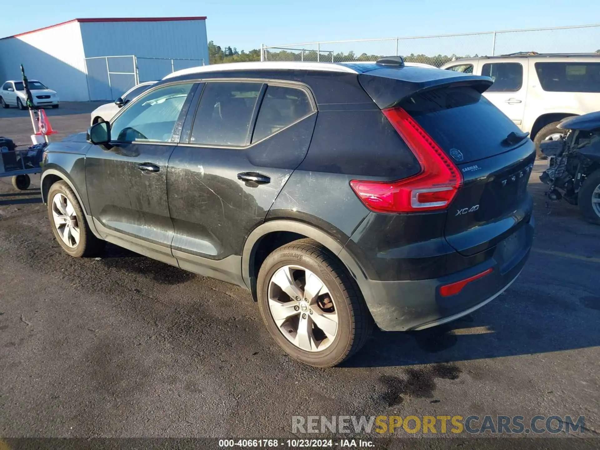 3 Photograph of a damaged car YV4AC2HK5L2317419 VOLVO XC40 2020