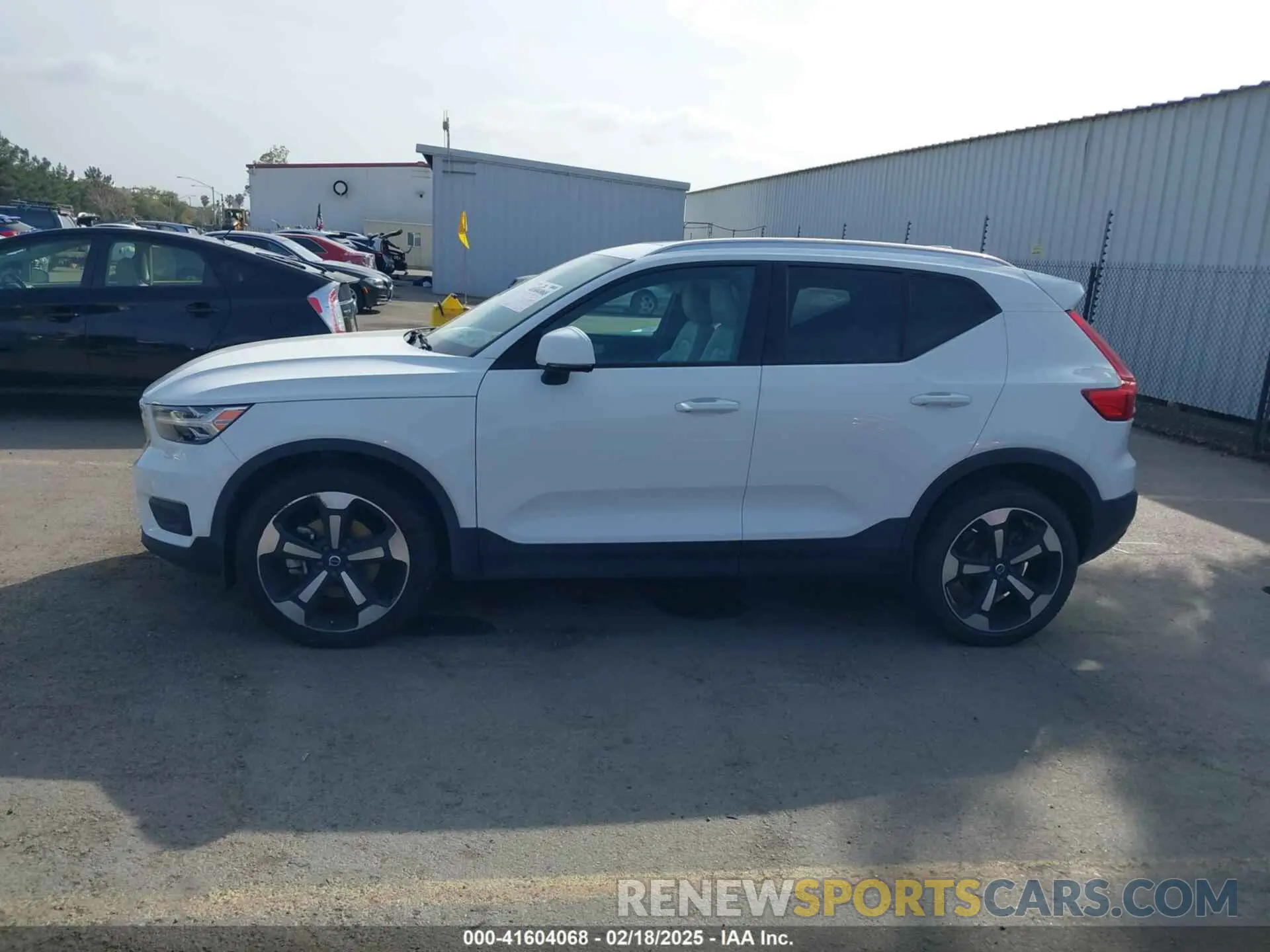 13 Photograph of a damaged car YV4AC2HK9L2206453 VOLVO XC40 2020