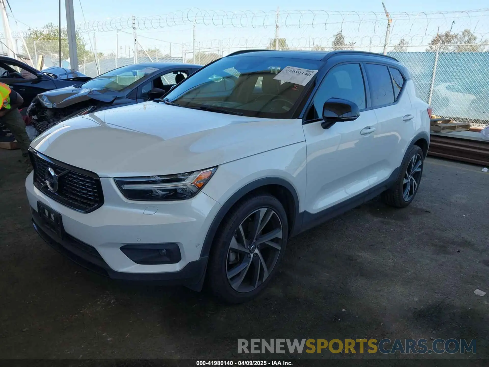 2 Photograph of a damaged car YV4AC2HM1L2345896 VOLVO XC40 2020