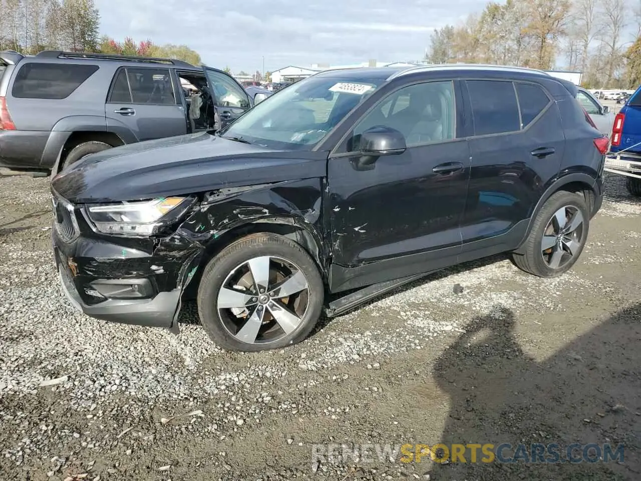 1 Photograph of a damaged car YV4162UK2M2420277 VOLVO XC40 2021