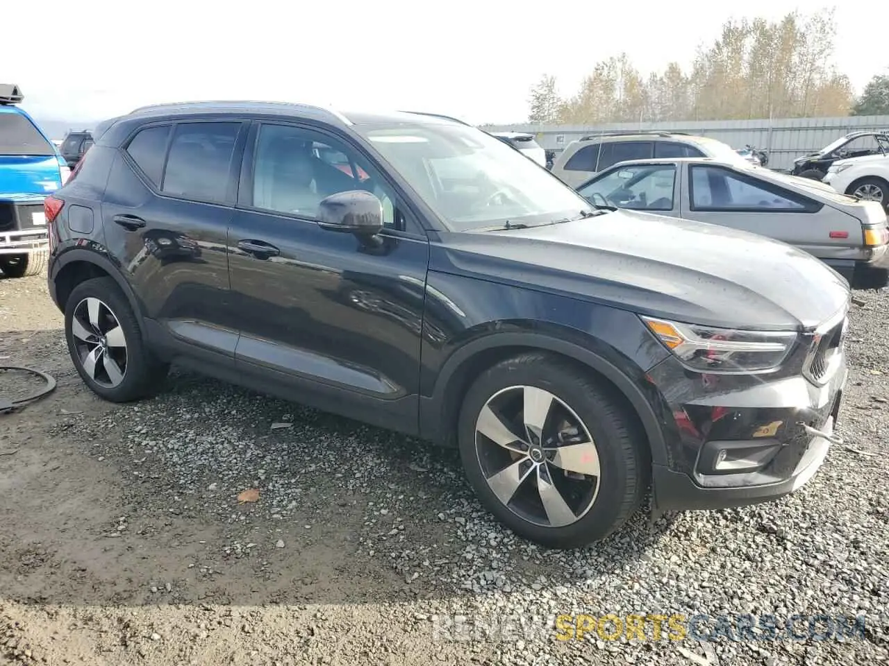 4 Photograph of a damaged car YV4162UK2M2420277 VOLVO XC40 2021