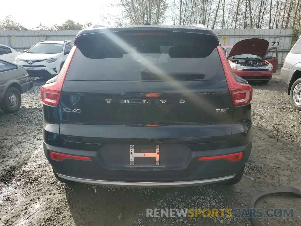 6 Photograph of a damaged car YV4162UK2M2420277 VOLVO XC40 2021
