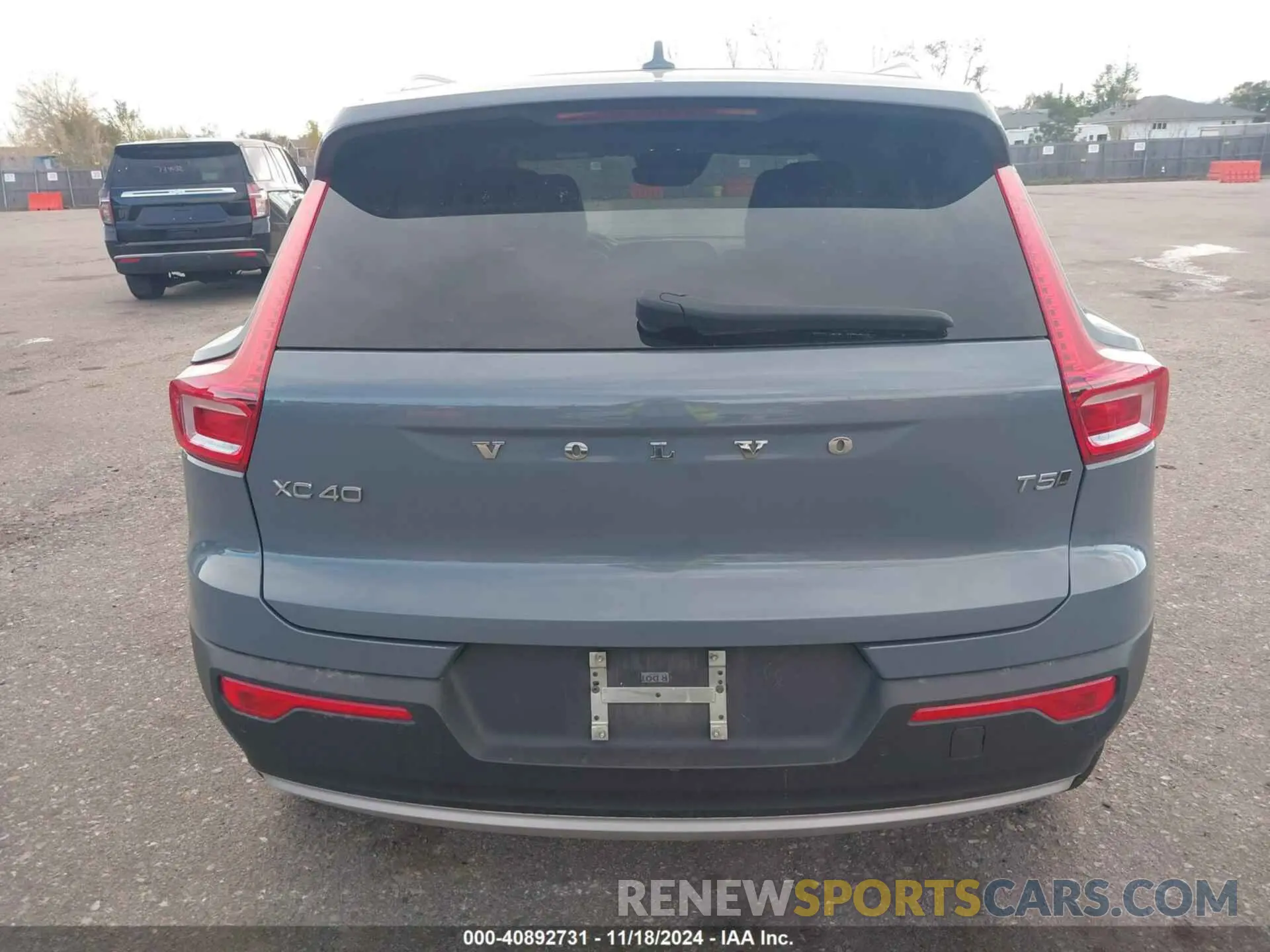 16 Photograph of a damaged car YV4162UK4M2602434 VOLVO XC40 2021