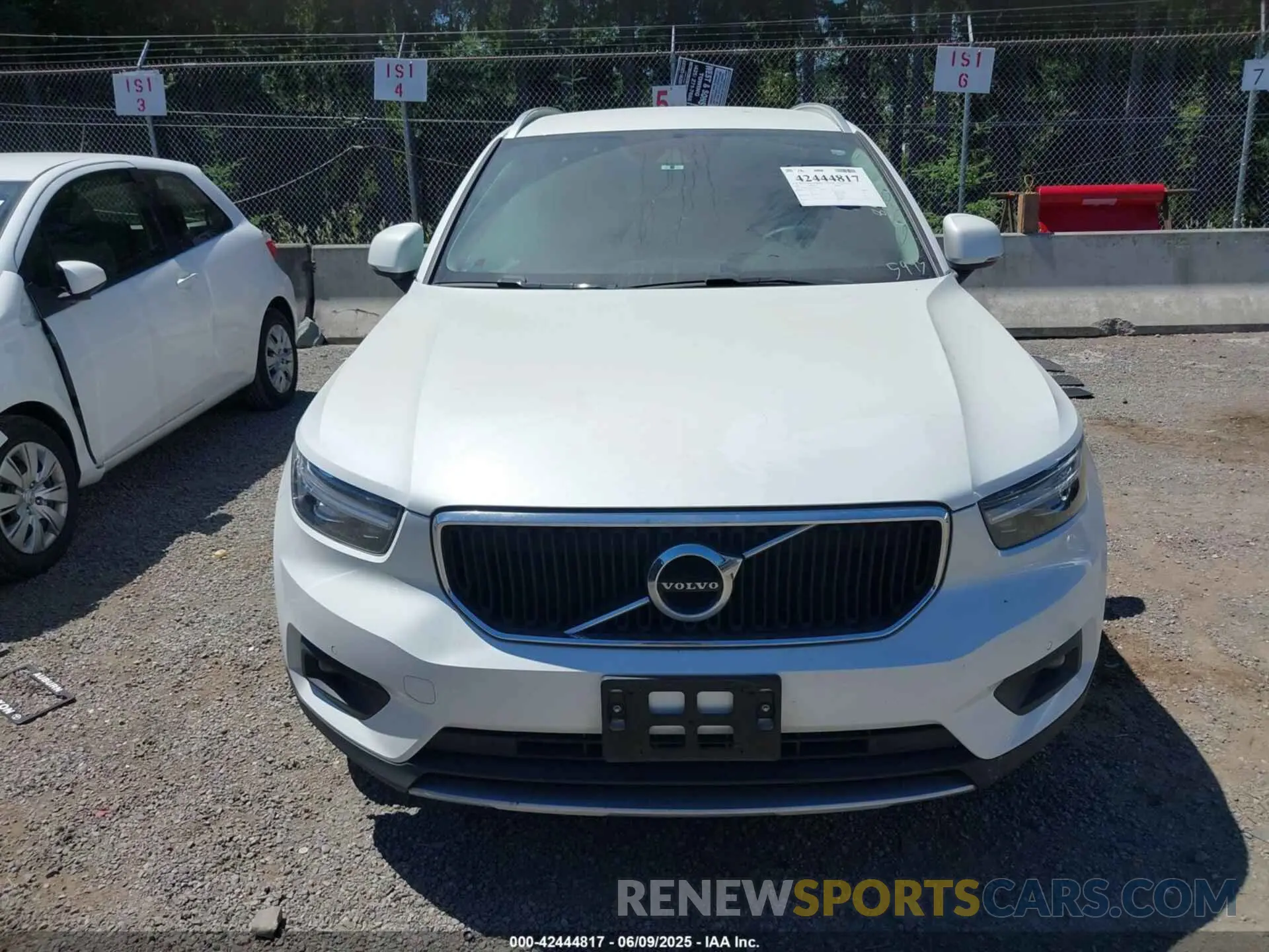 12 Photograph of a damaged car YV4162UK5M2485995 VOLVO XC40 2021