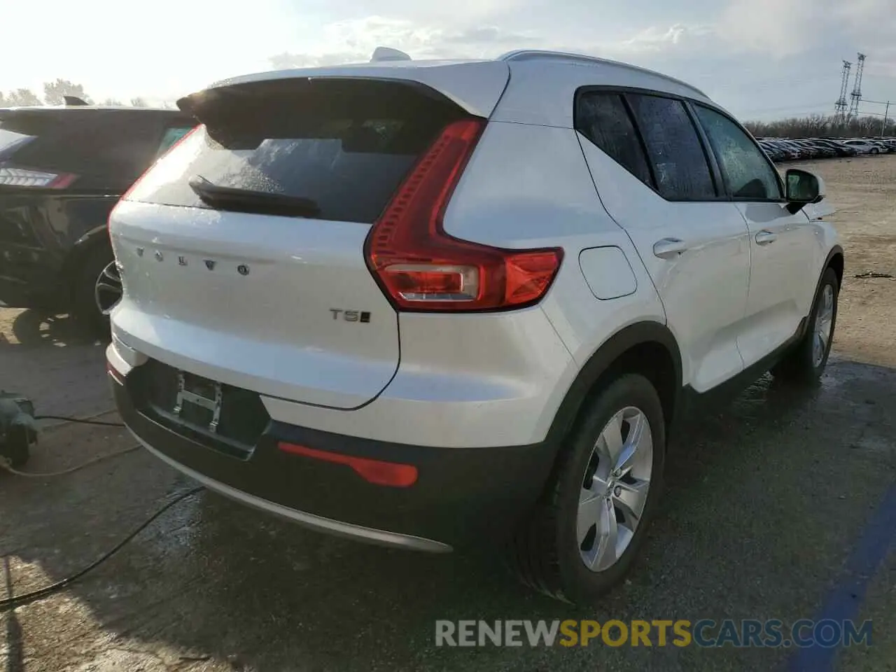 3 Фотография поврежденного автомобиля YV4162UK6M2603228 VOLVO XC40 2021