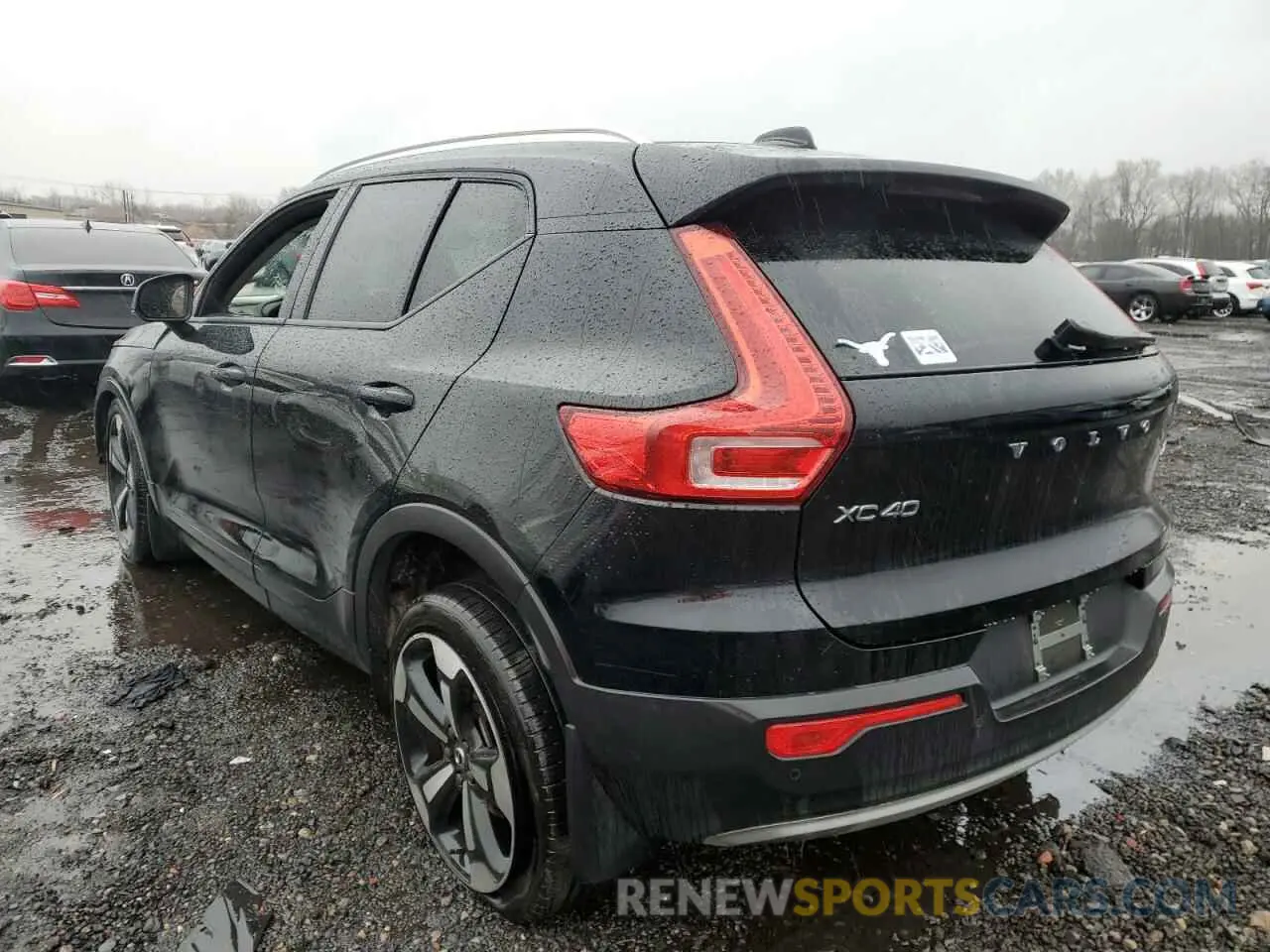 2 Photograph of a damaged car YV4162UK8M2420266 VOLVO XC40 2021