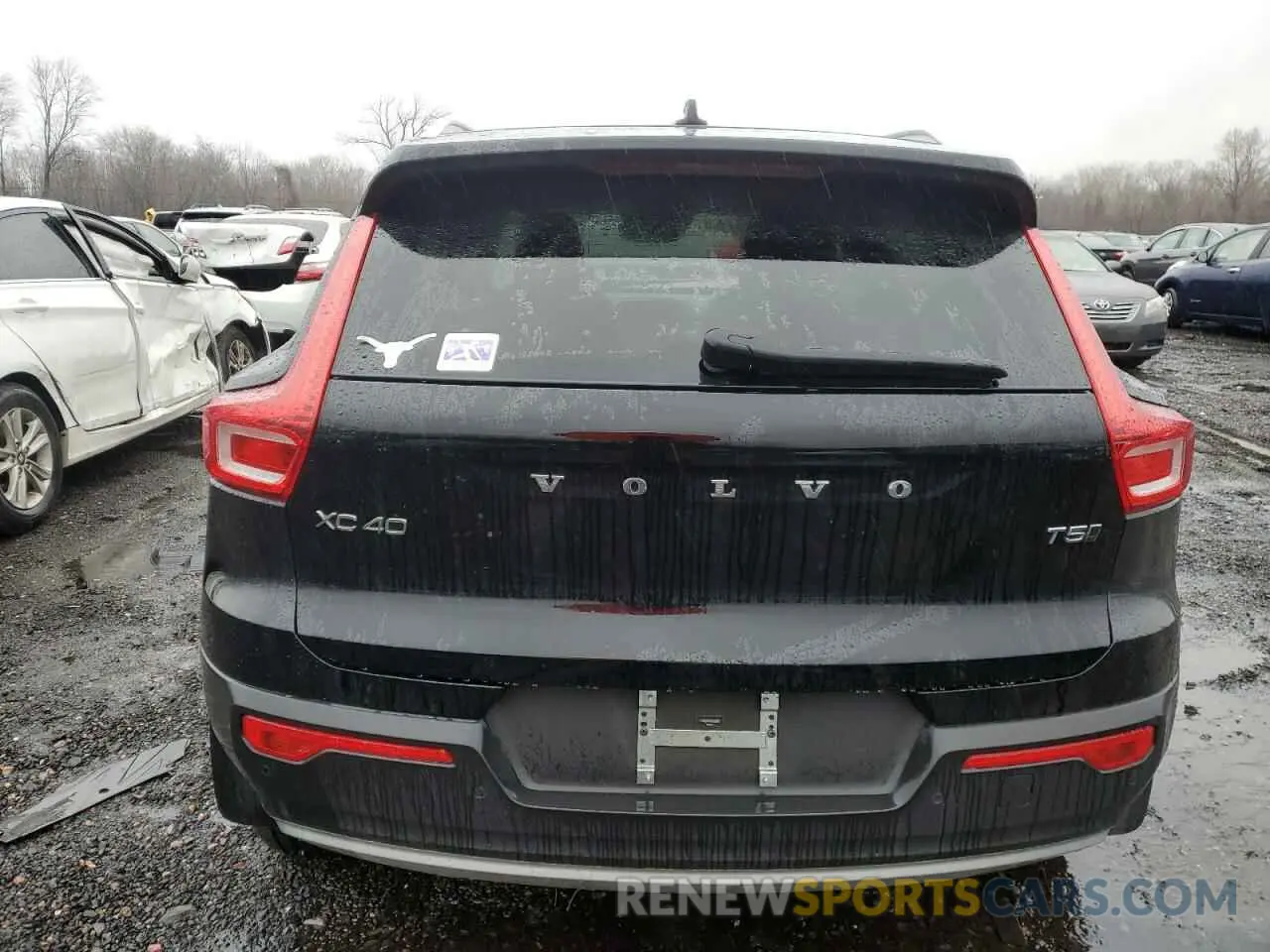 6 Photograph of a damaged car YV4162UK8M2420266 VOLVO XC40 2021