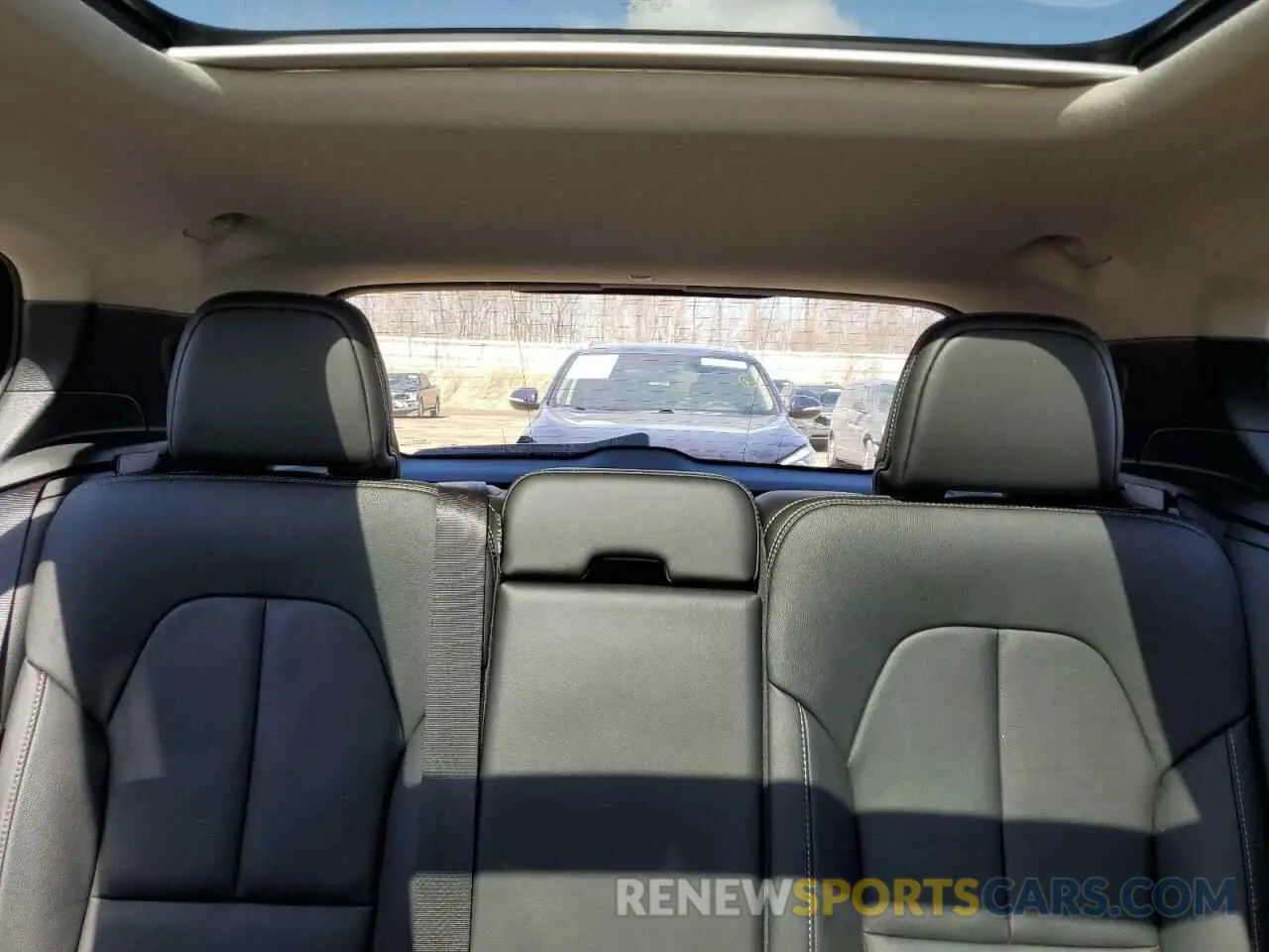 10 Photograph of a damaged car YV4162UK9M2509361 VOLVO XC40 2021
