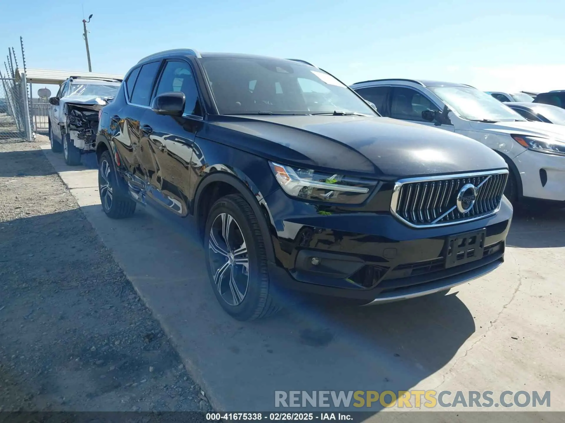 1 Photograph of a damaged car YV4162UL5M2569999 VOLVO XC40 2021