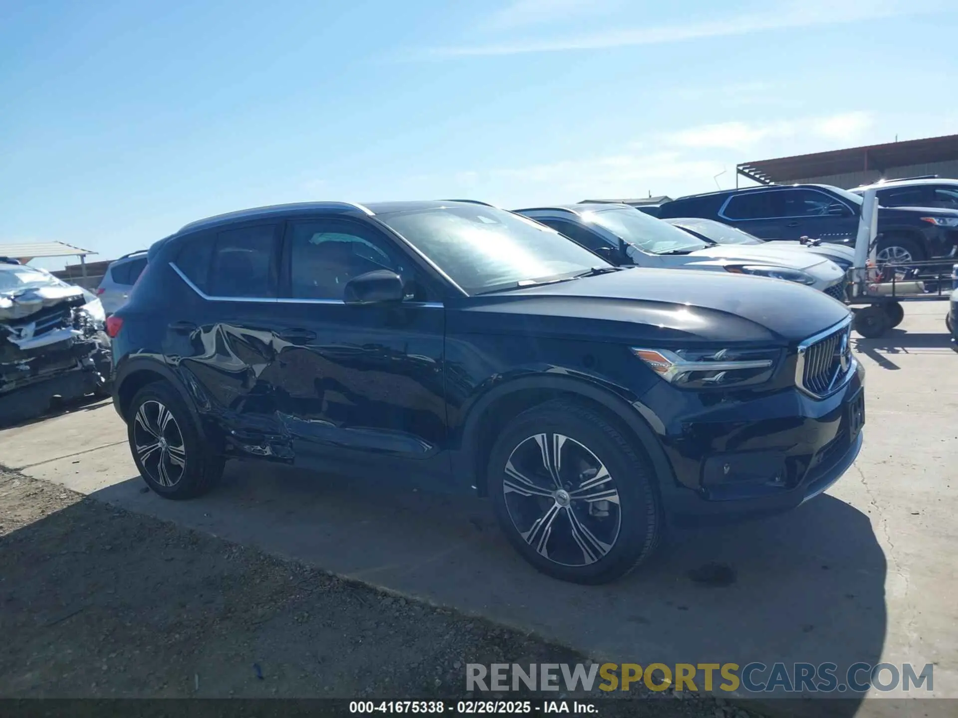 13 Photograph of a damaged car YV4162UL5M2569999 VOLVO XC40 2021