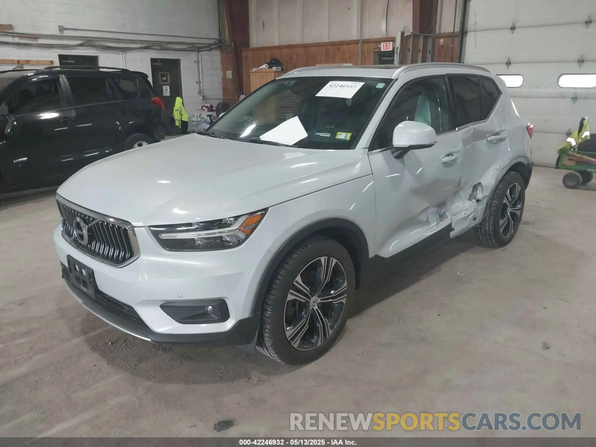 2 Photograph of a damaged car YV4162UL7M2432305 VOLVO XC40 2021